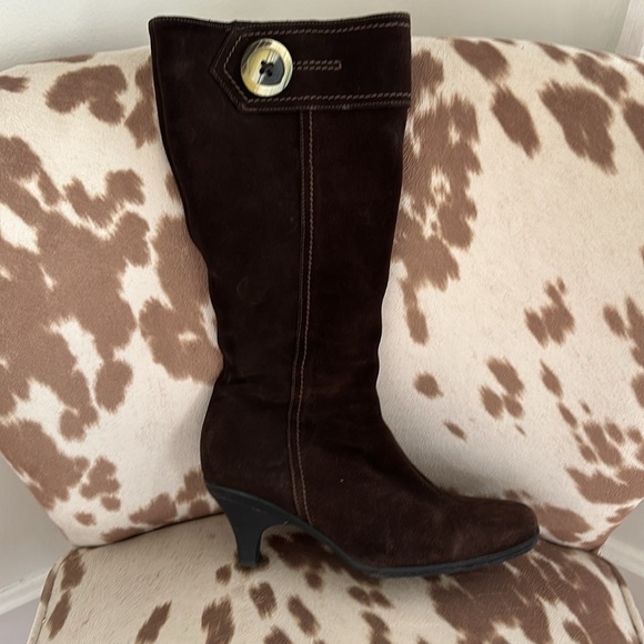 La Canadienne Dorina Boots Women’s Brown Suede Waterproof Heeled US 9.5 - Picture 2 of 5